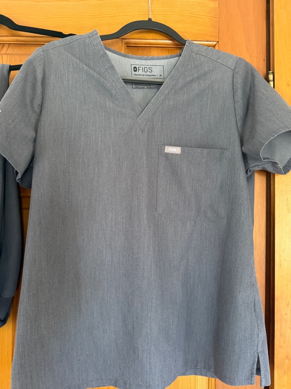 FIGS women’s Charcoal V-Neck Scrub Top and joggers